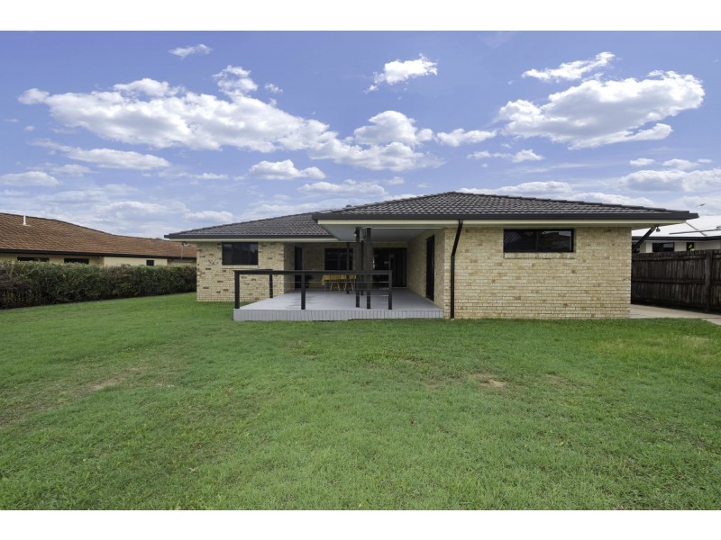 8 Bonsai Court, Glenella QLD 4740