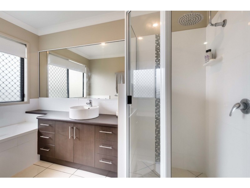 9 Turnbuckle Street, Bucasia QLD 4750