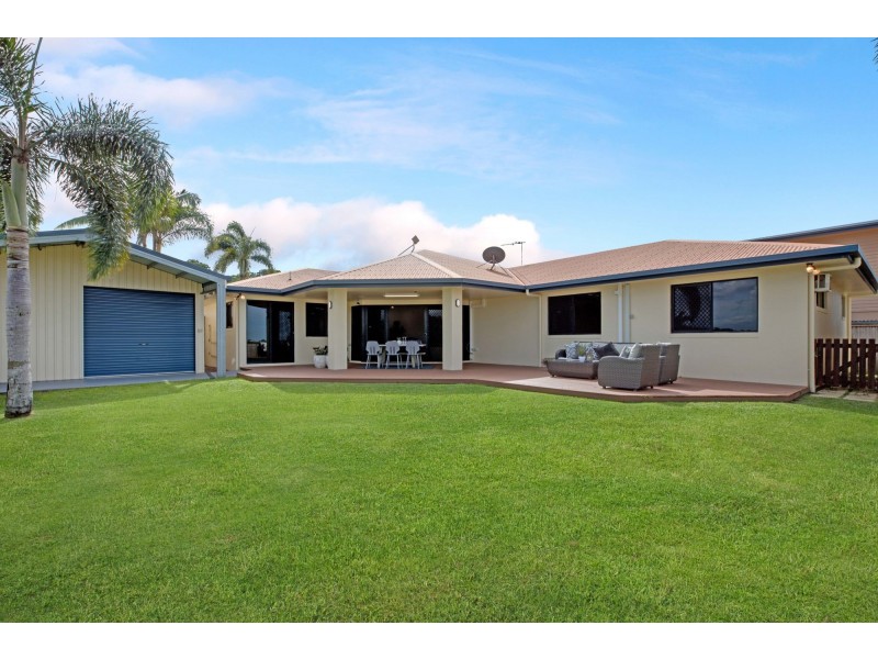 2 Jade Court, Glenella QLD 4740