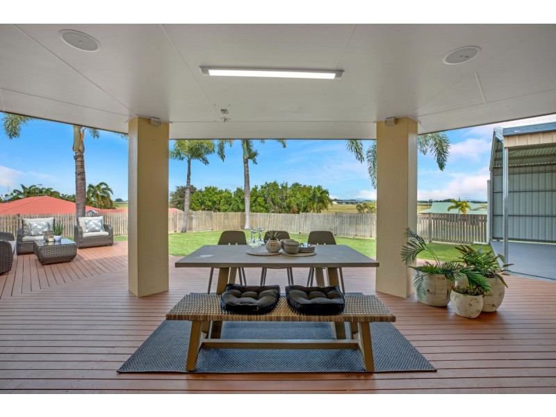 2 Jade Court, Glenella QLD 4740