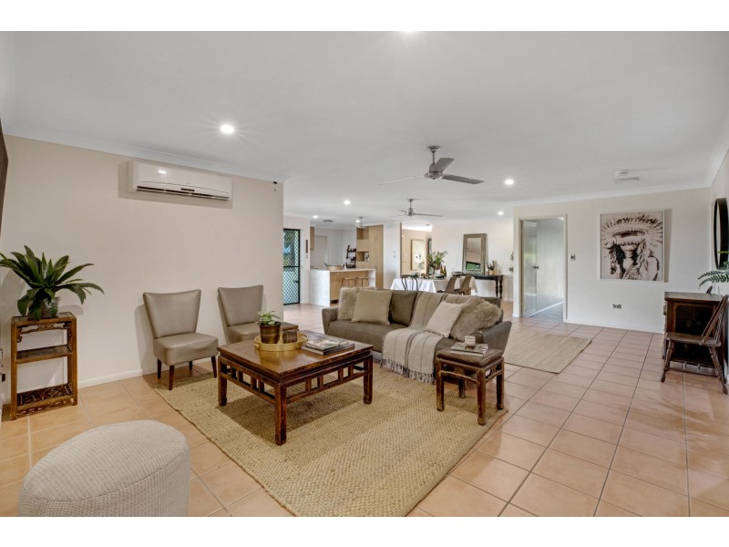 2 Jade Court, Glenella QLD 4740