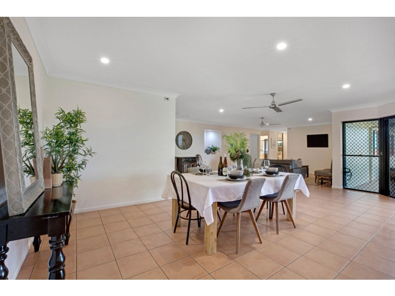 2 Jade Court, Glenella QLD 4740