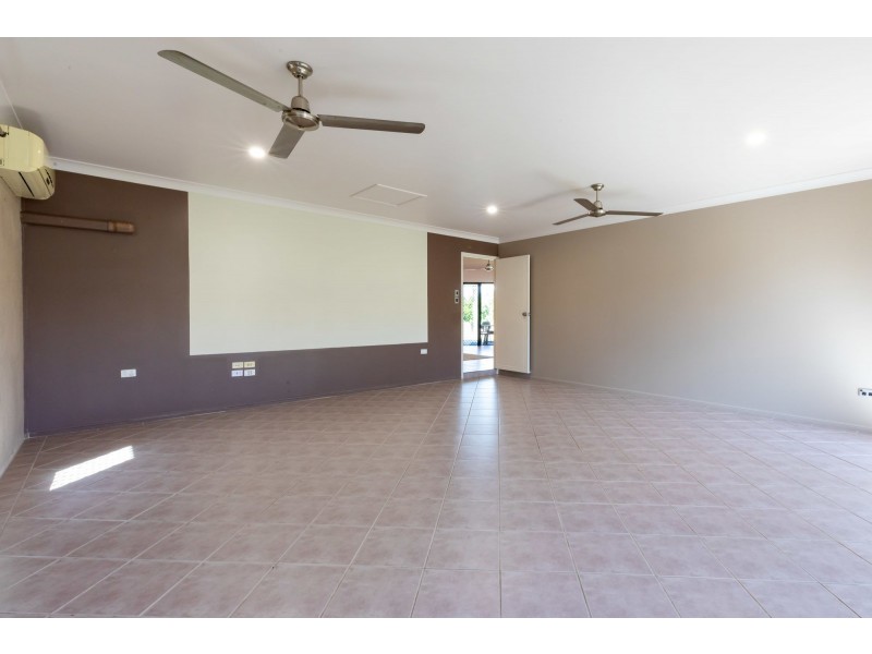 2 Jade Court, Glenella QLD 4740