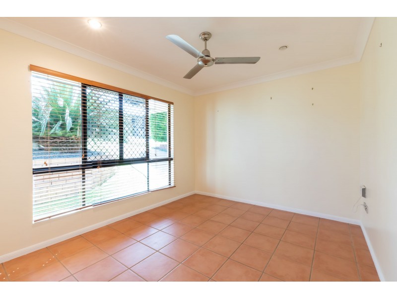 2 Jade Court, Glenella QLD 4740