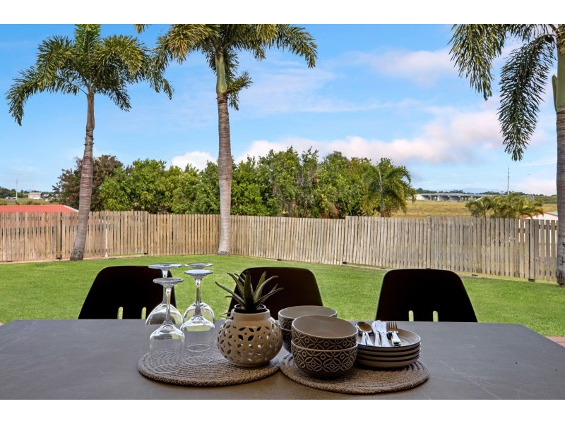 2 Jade Court, Glenella QLD 4740