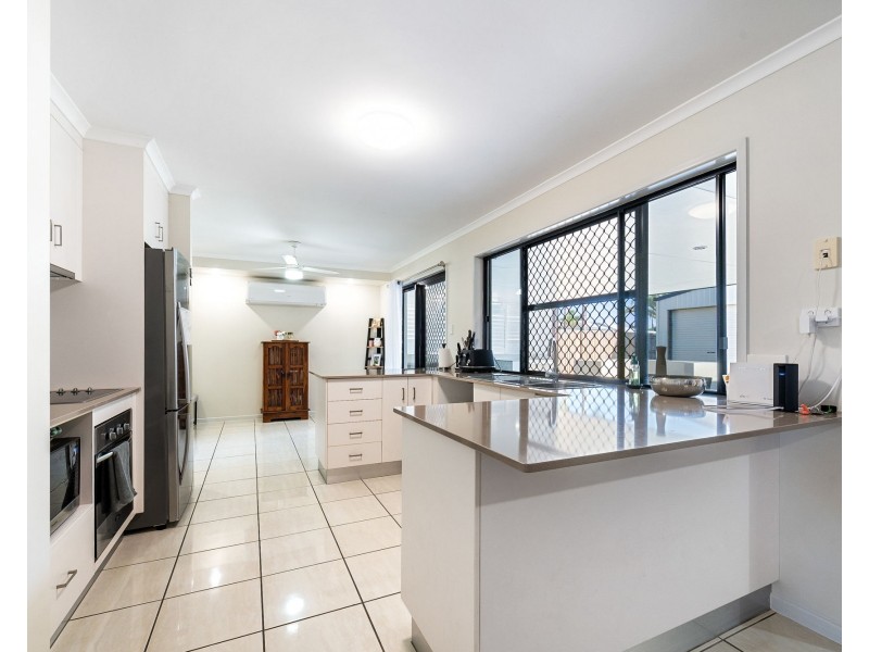 33 Spinnaker Way, Bucasia QLD 4750
