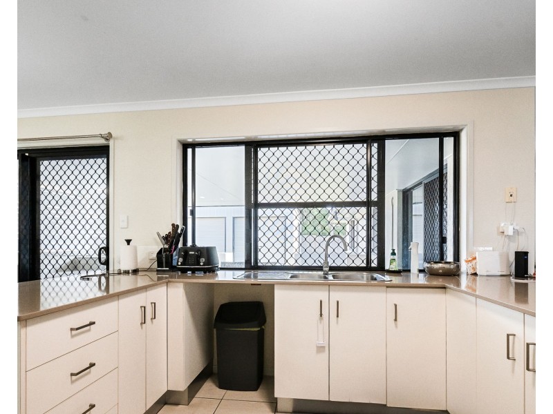 33 Spinnaker Way, Bucasia QLD 4750
