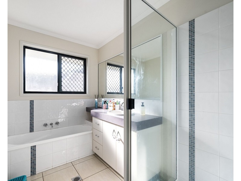 33 Spinnaker Way, Bucasia QLD 4750