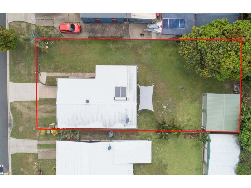 16 Roberts Avenue, North Mackay QLD 4740