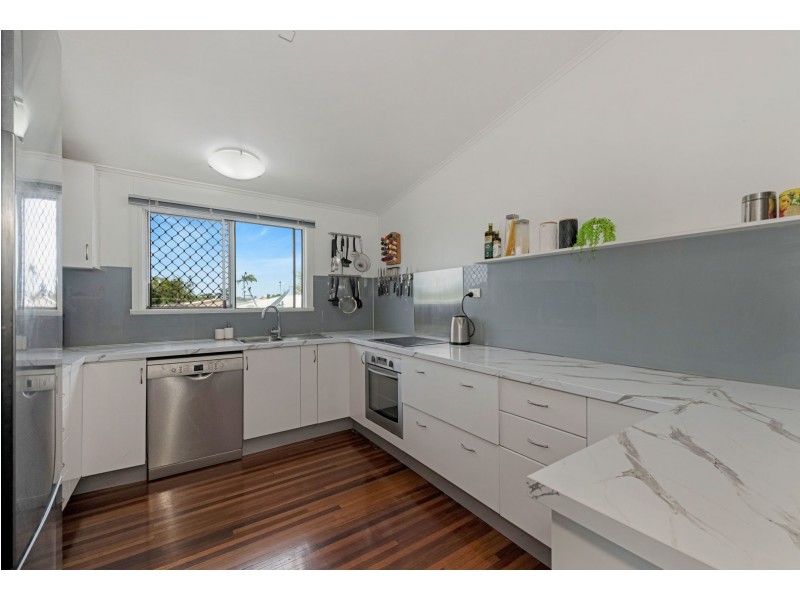 16 Roberts Avenue, North Mackay QLD 4740