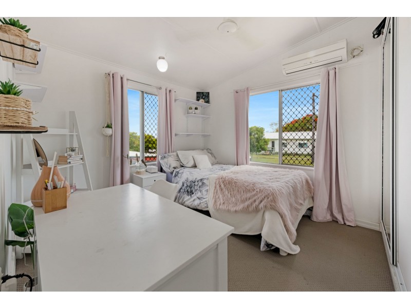 16 Roberts Avenue, North Mackay QLD 4740