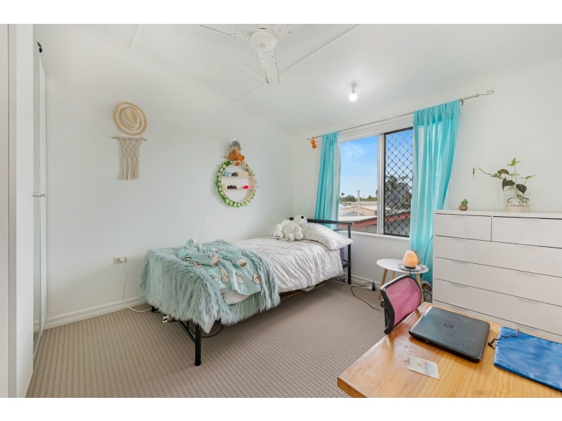 16 Roberts Avenue, North Mackay QLD 4740