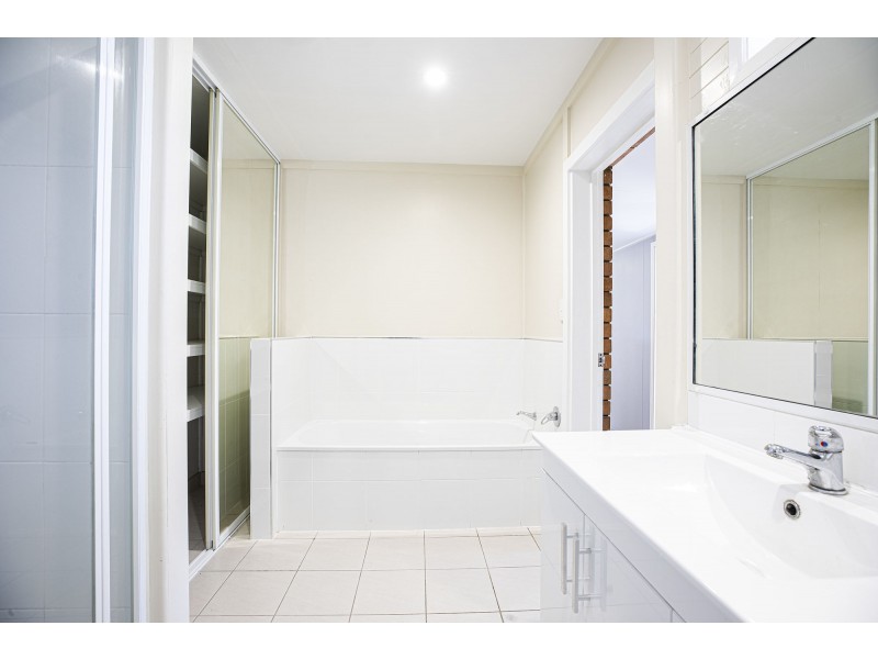 32 Pharlap Parade, Ooralea QLD 4740