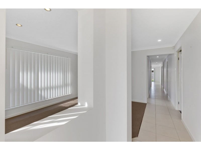 21 Parklane Crescent, Beaconsfield QLD 4740