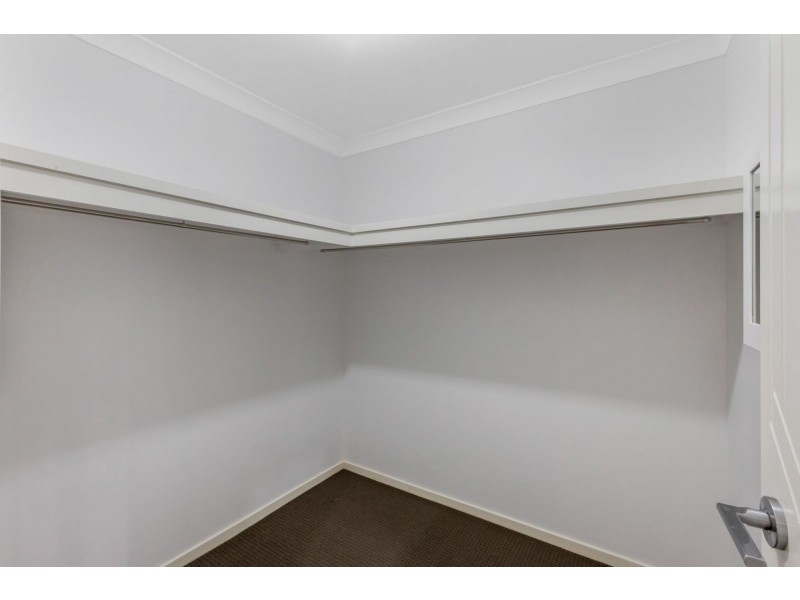 21 Parklane Crescent, Beaconsfield QLD 4740