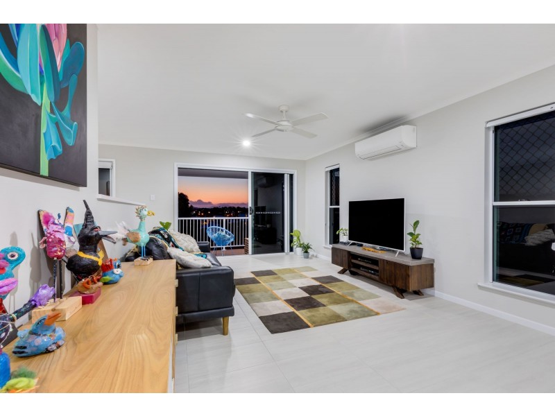 33 Azure Drive, Rural View QLD 4740