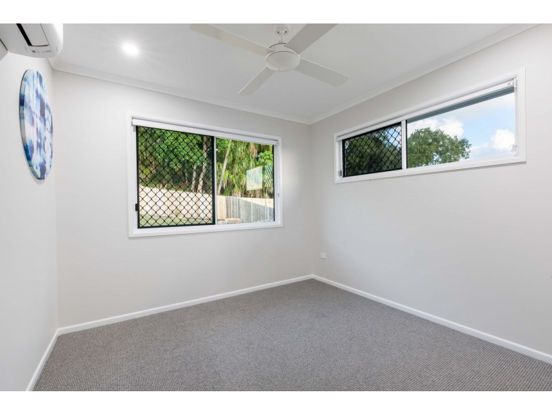33 Azure Drive, Rural View QLD 4740