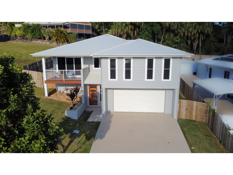 33 Azure Drive, Rural View QLD 4740