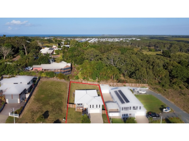 33 Azure Drive, Rural View QLD 4740