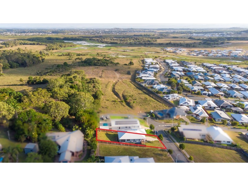 33 Azure Drive, Rural View QLD 4740