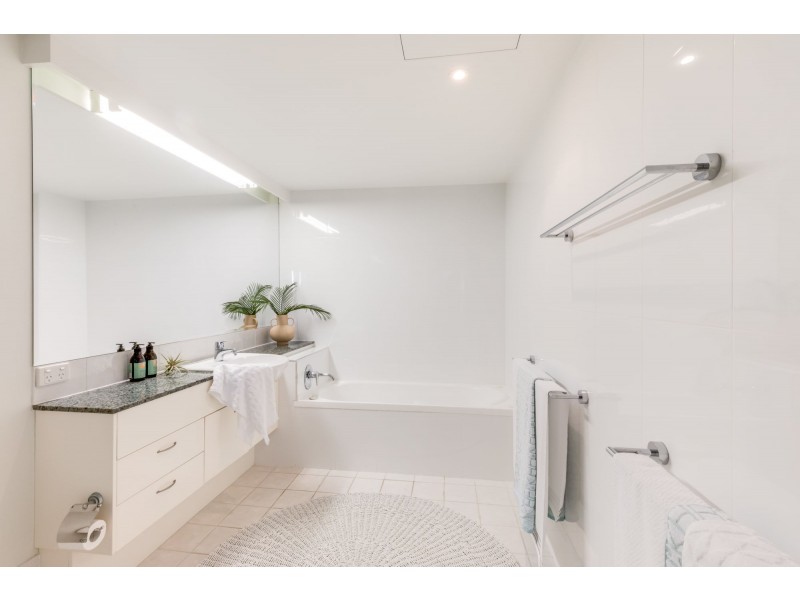 2/11 Megan Place, Mackay Harbour QLD 4740