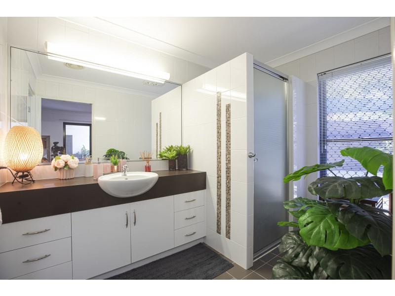 17 Sturt Crescent, Erakala QLD 4740