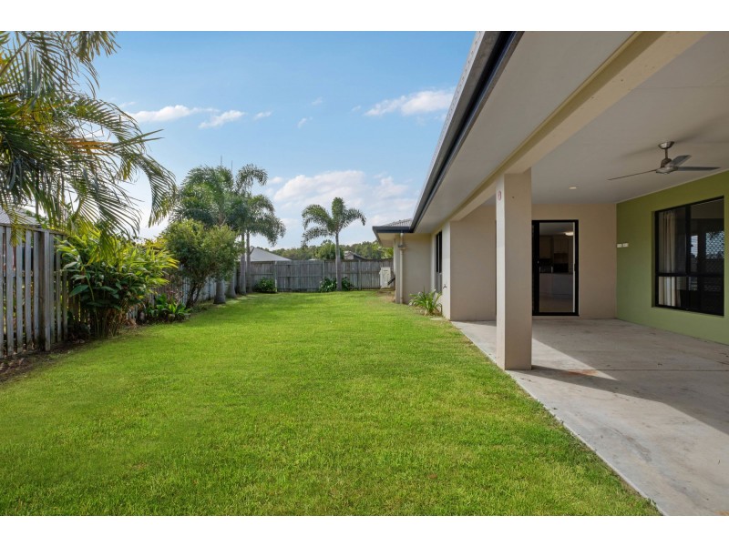 60 Whitehaven Drive, Blacks Beach QLD 4740