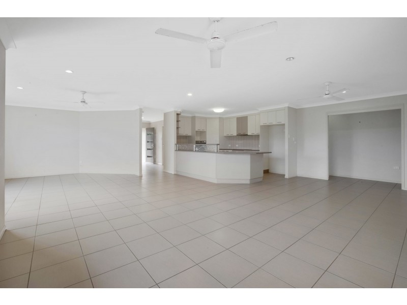 60 Whitehaven Drive, Blacks Beach QLD 4740