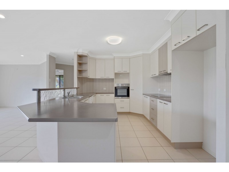 60 Whitehaven Drive, Blacks Beach QLD 4740