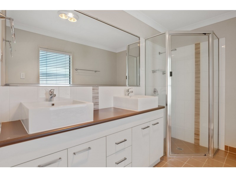 60 Whitehaven Drive, Blacks Beach QLD 4740