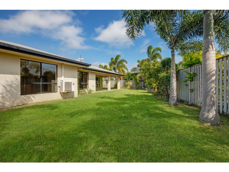 60 Whitehaven Drive, Blacks Beach QLD 4740