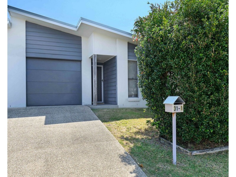 1&2/31 Primavera Boulevard, Beaconsfield QLD 4740