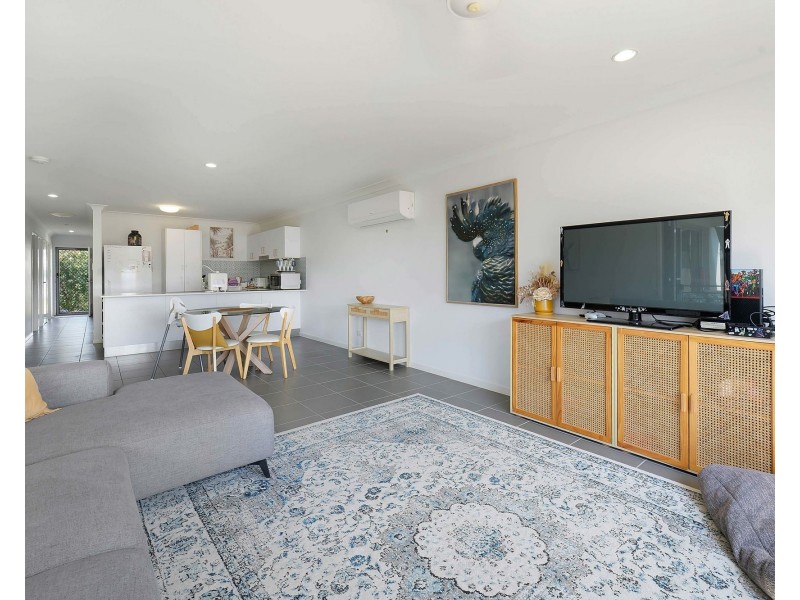 1&2/31 Primavera Boulevard, Beaconsfield QLD 4740