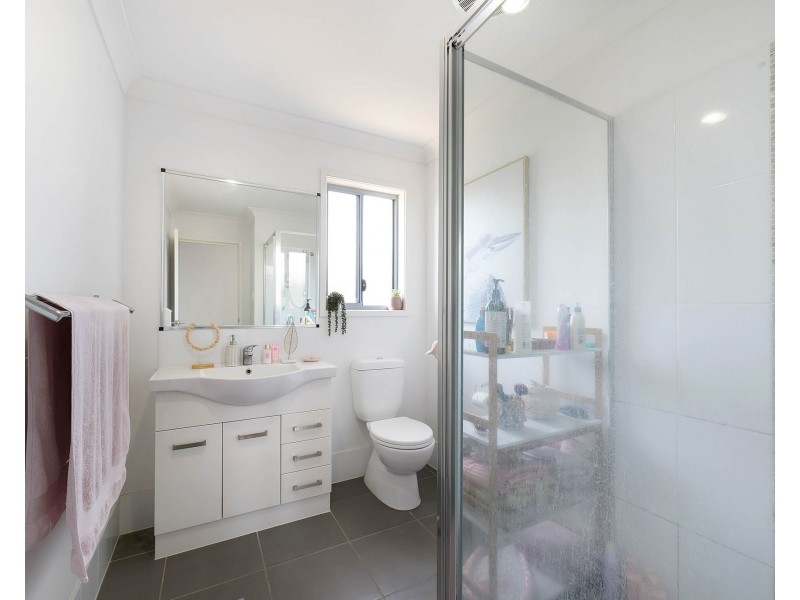 1&2/31 Primavera Boulevard, Beaconsfield QLD 4740