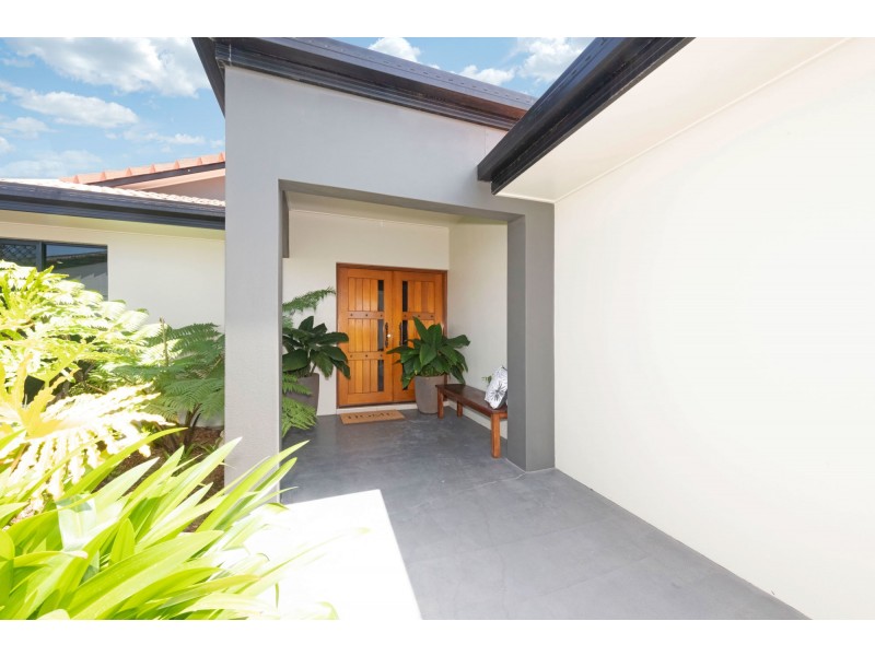 5 Mark Crescent, Glenella QLD 4740