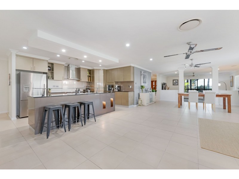 5 Mark Crescent, Glenella QLD 4740