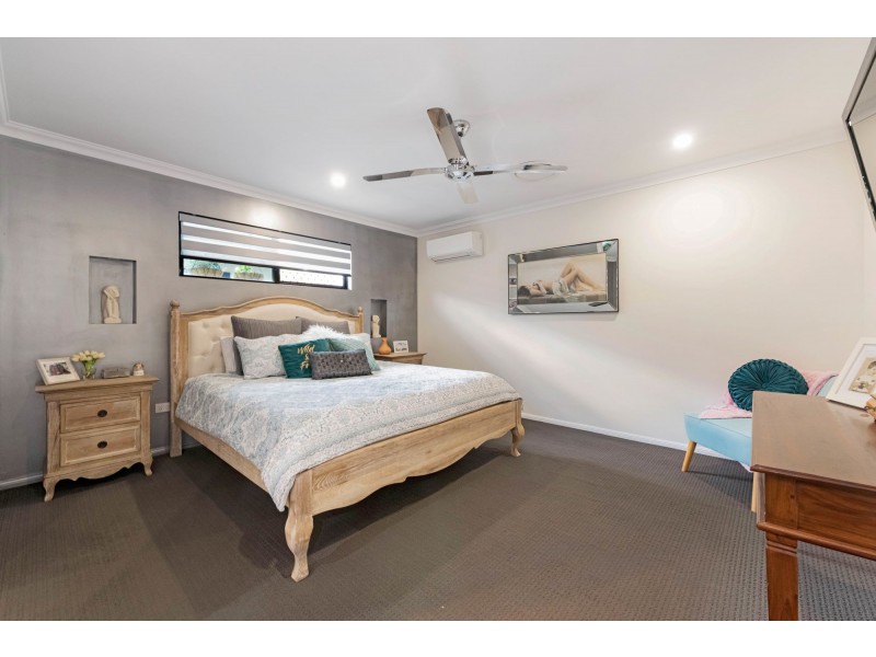 5 Mark Crescent, Glenella QLD 4740