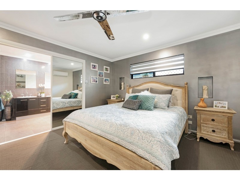 5 Mark Crescent, Glenella QLD 4740