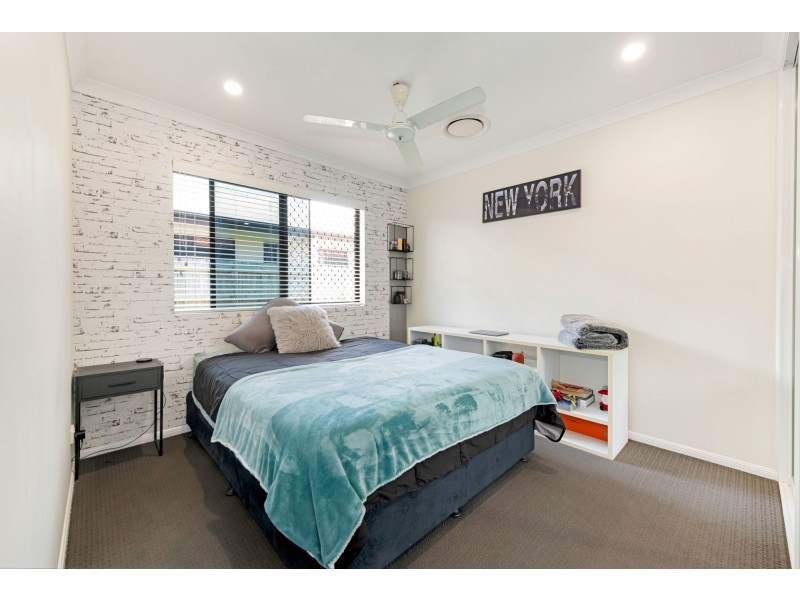 5 Mark Crescent, Glenella QLD 4740