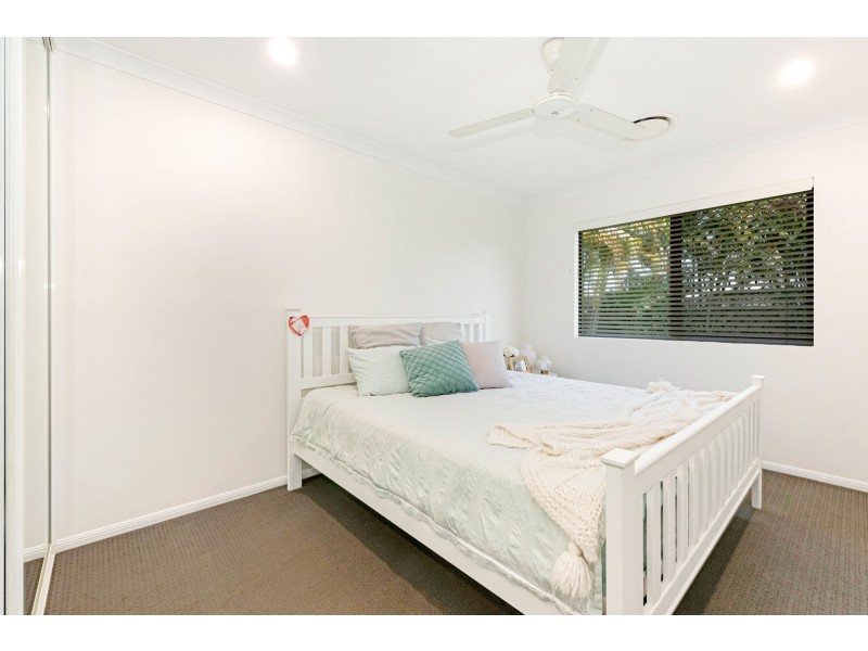5 Mark Crescent, Glenella QLD 4740