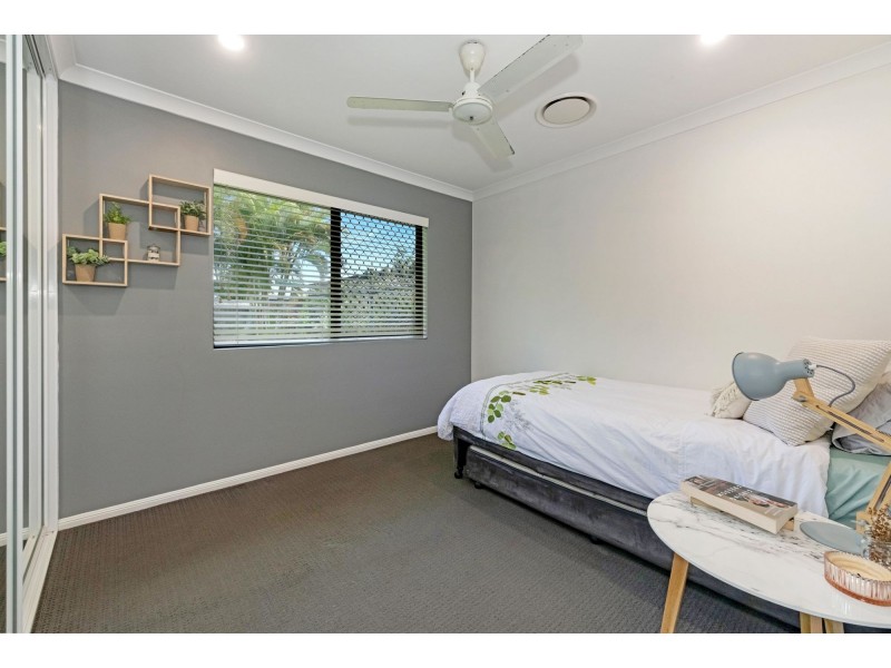 5 Mark Crescent, Glenella QLD 4740