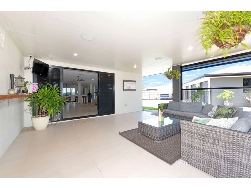 5 Mark Crescent, Glenella QLD 4740