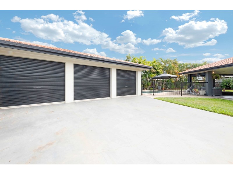 5 Mark Crescent, Glenella QLD 4740