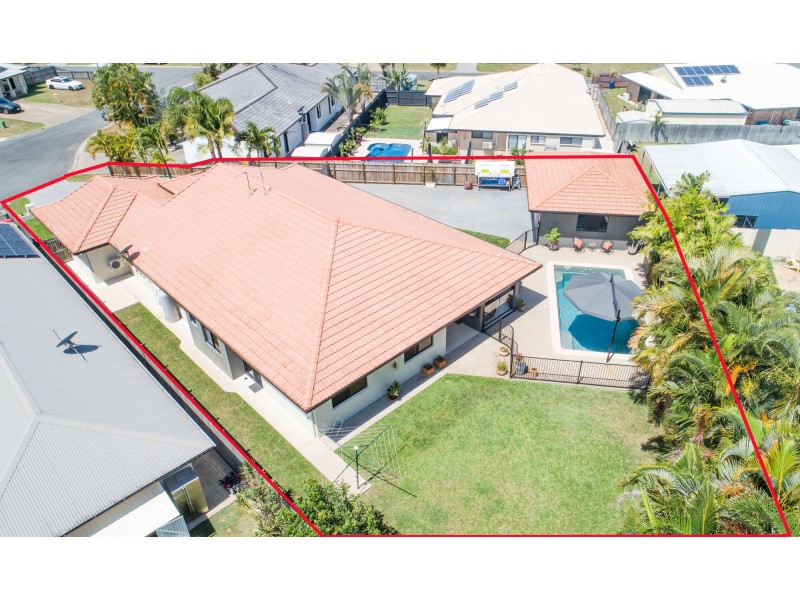 5 Mark Crescent, Glenella QLD 4740