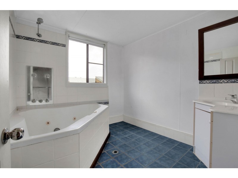 15 Lloyd Street, West Mackay QLD 4740