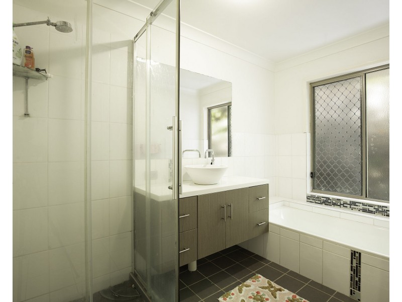 9 Roy Court, Glenella QLD 4740