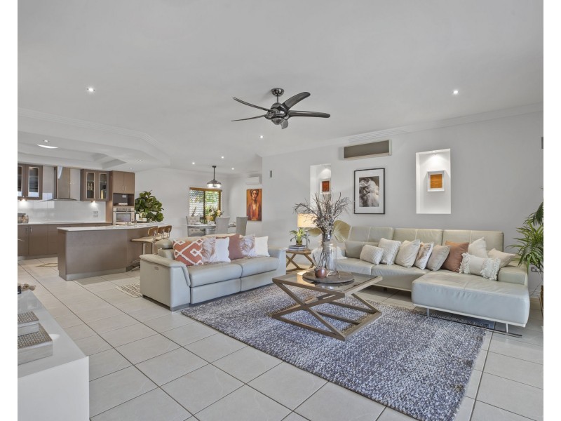 70 Gingham Street, Glenella QLD 4740