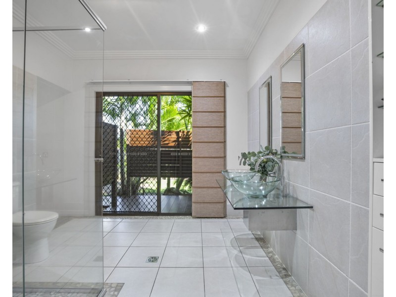 70 Gingham Street, Glenella QLD 4740
