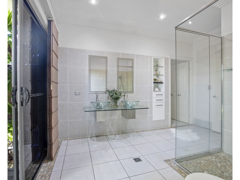 70 Gingham Street, Glenella QLD 4740
