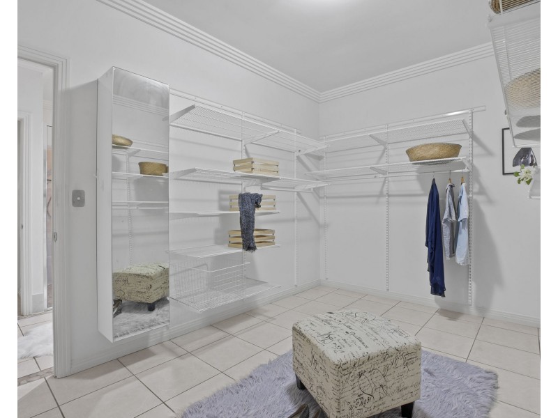 70 Gingham Street, Glenella QLD 4740